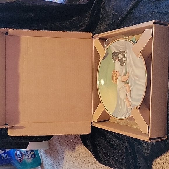 Hamilton Collection "Who's Sleepy" - Picture 2 of 5